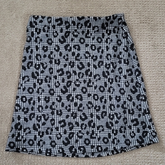 F&F Dresses & Skirts - F & F Leopard Animal Print Plaid A Line Skirt